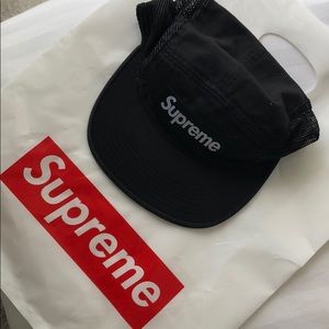 SUPREME SIDE PANEL MESH CAMP HAT